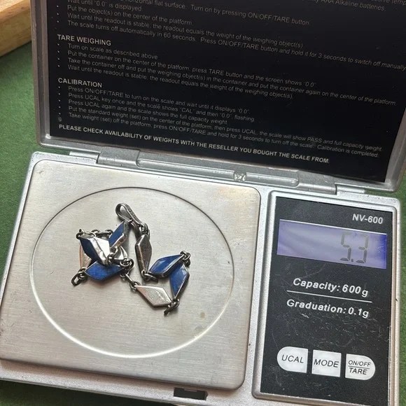 Elegant Lapis and Silver Bracelet - Picture 7 of 9